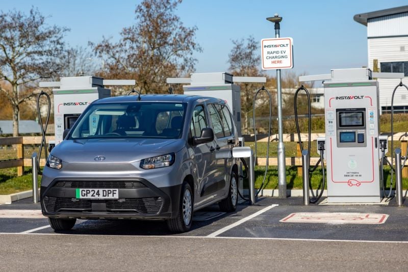 Reasons Why New EV Investment Is Good News for Taxi Drivers