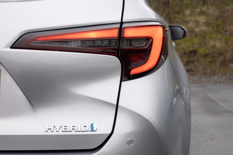 toyota-corolla-touring-sports