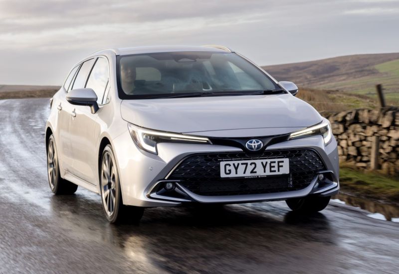 toyota-corolla-touring-sports