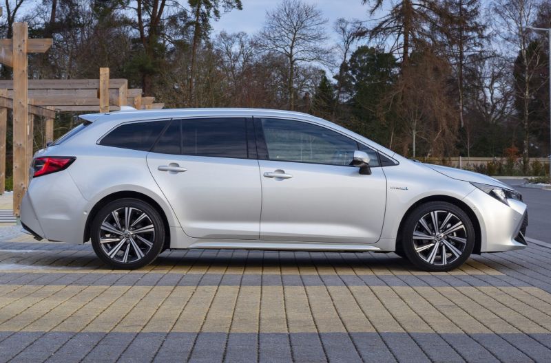 toyota-corolla-touring-sports